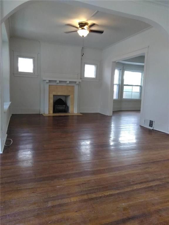 4005 Campbell St, Kansas City, MO 64110