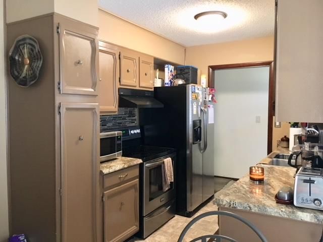 7905 E 93rd Ter, Kansas City, MO 64138