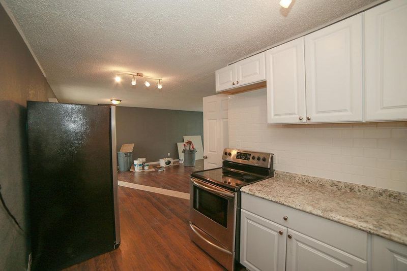 4306 E 52 St, Kansas City, MO 64133
