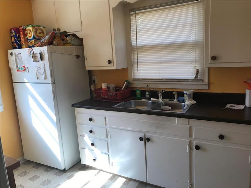 2021 E 48th Ter, Kansas City, MO 64130
