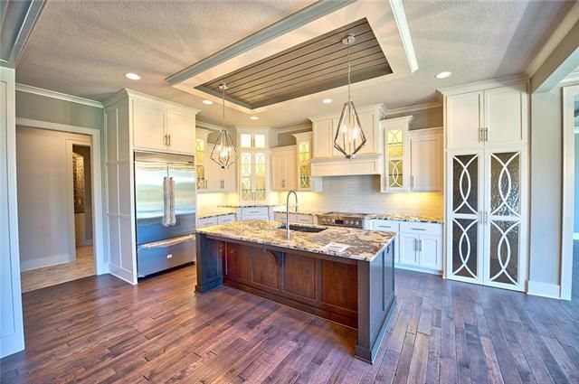 2807 W 175th Ter, Overland Park, KS 66085