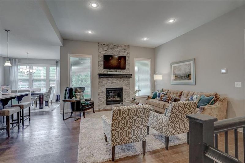 1531 Grandshire Dr, Raymore, MO 64083