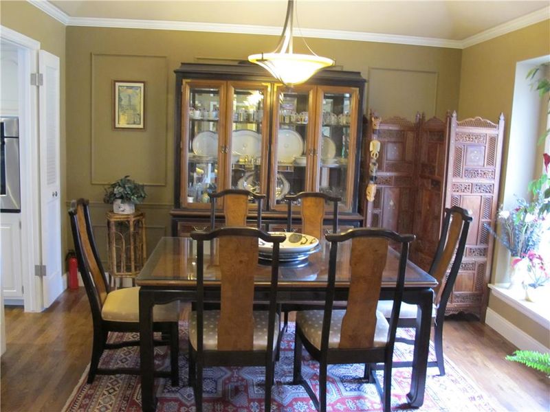 4931 W 100th Ter, Overland Park, KS 66207