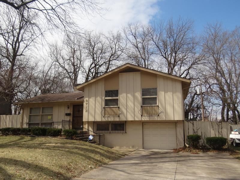 9712 Bennington Ave, Kansas City, MO 64134