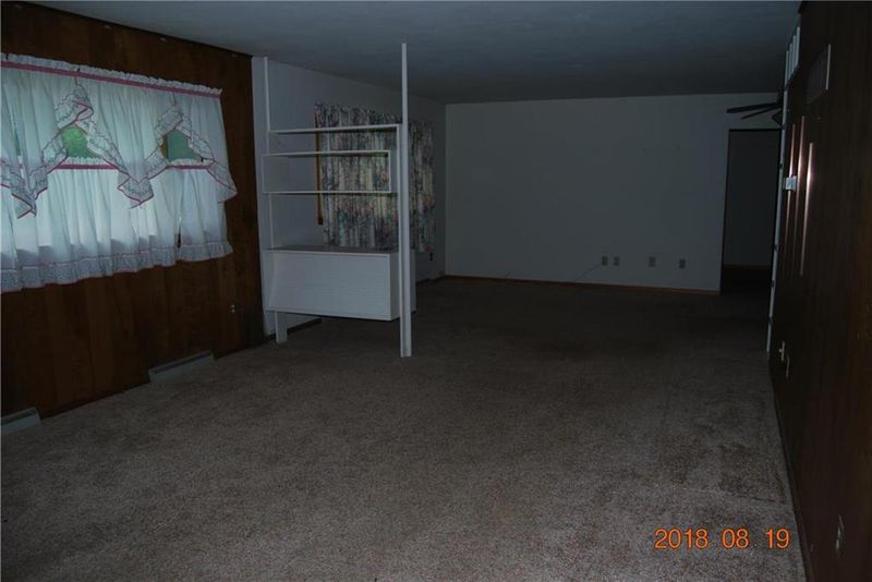 713 Main St, Pleasanton, KS 66075