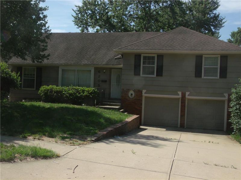 6205 E 109th Ter, Kansas City, MO 64134