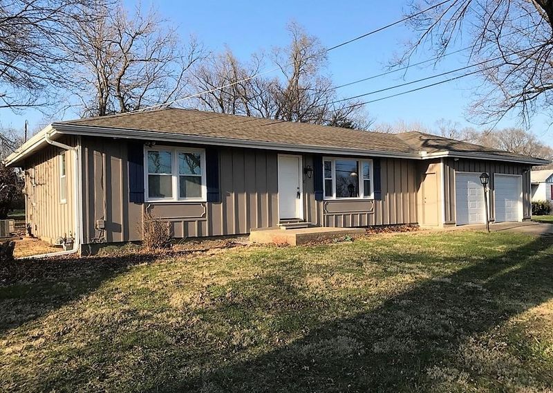 9808 E 41st St, Kansas City, MO 64133