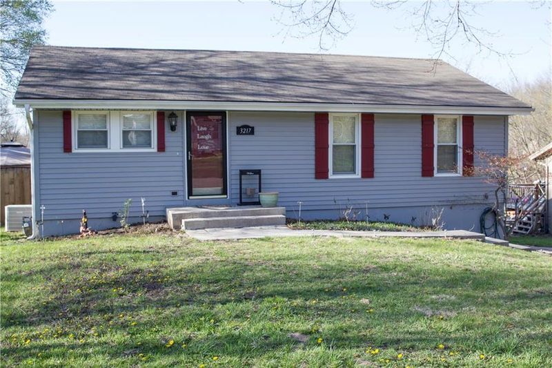 3217 NE 56th Ter, Gladstone, MO 64119