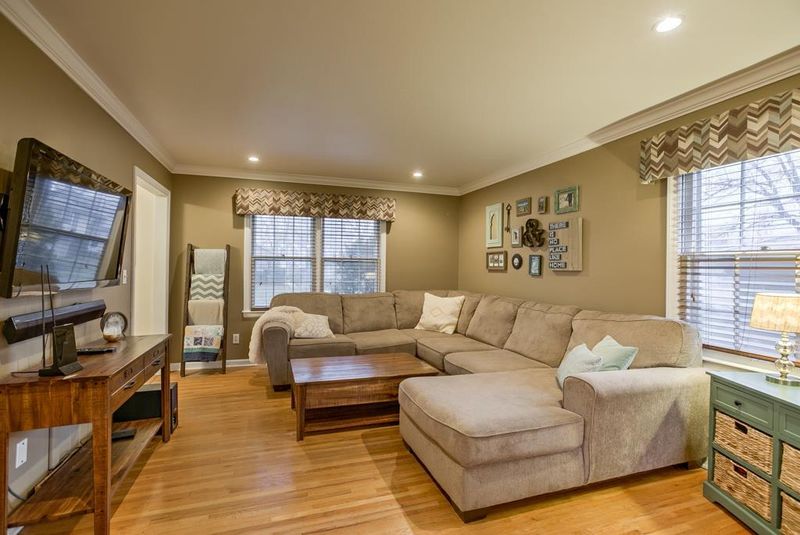 9413 Connell Dr, Overland Park, KS 66212