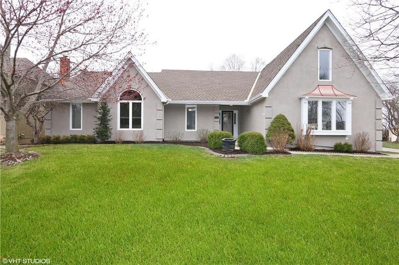 5808 W 124th St, Overland Park, KS 66209