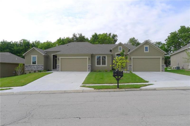 7555 N Eastern Ave, Kansas City, MO 64158