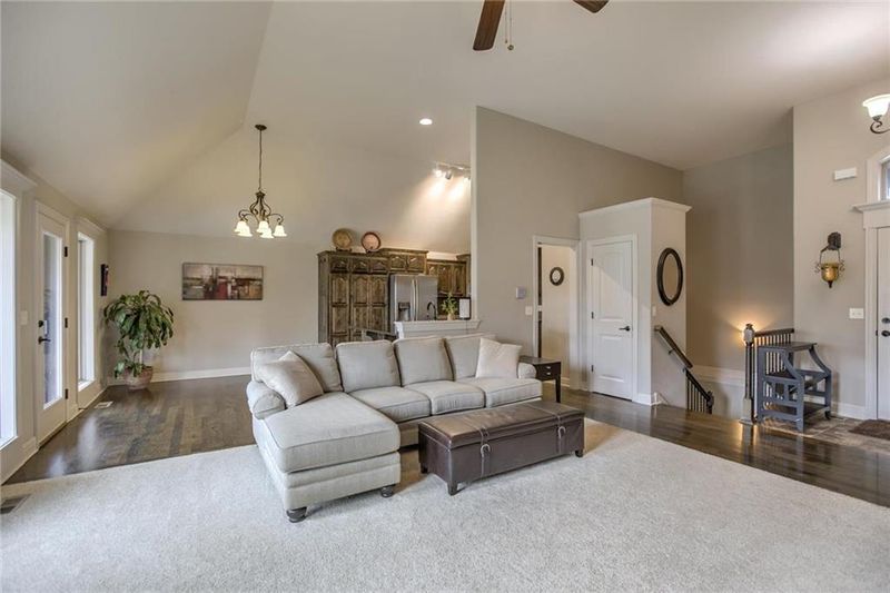 5237 NW 78th St, Kansas City, MO 64151