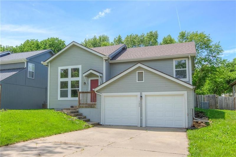 11544 N Oak Trafficway, Kansas City, MO 64155
