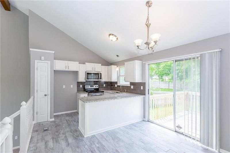11544 N Oak Trafficway, Kansas City, MO 64155
