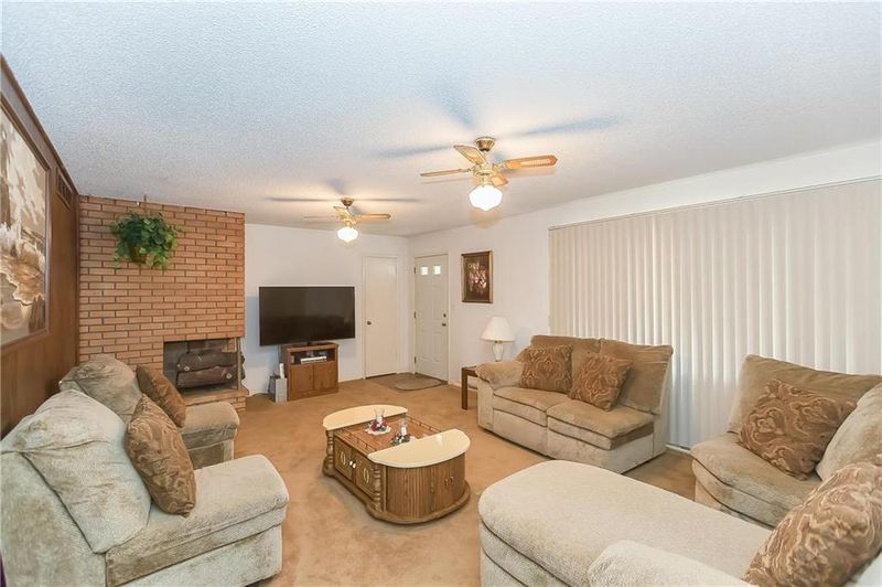 7420 E 57th St, Kansas City, MO 64129