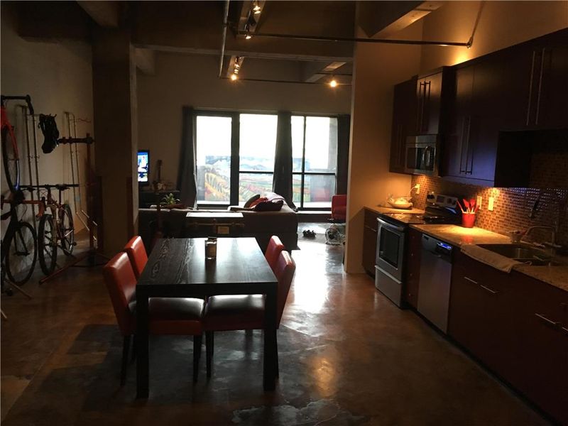 360 W Pershing Rd #160, Kansas City, MO 64108
