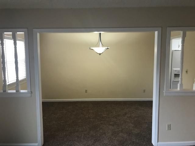 8912 W 77th St, Overland Park, KS 66204