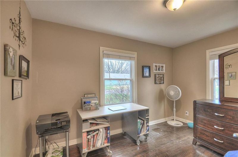 7530 Lowell Ave, Overland Park, KS 66204