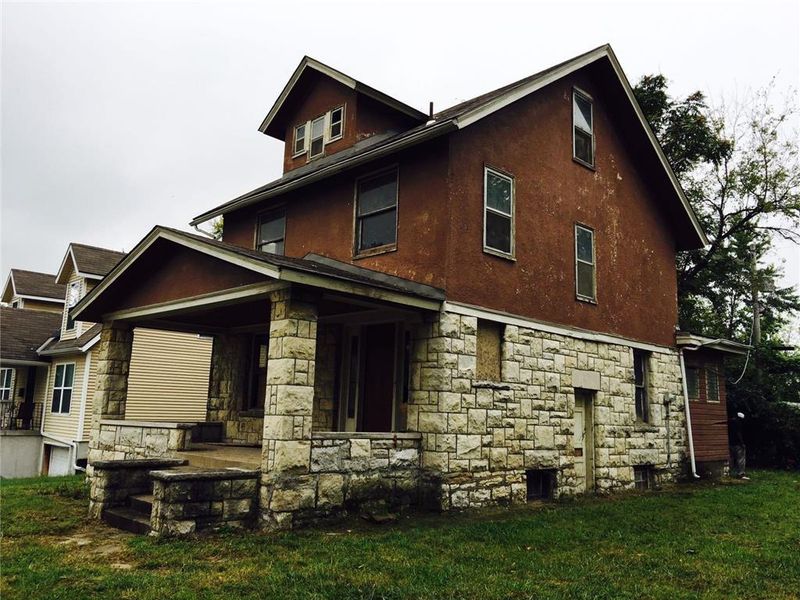 3746 Flora Ave, Kansas City, MO 64110
