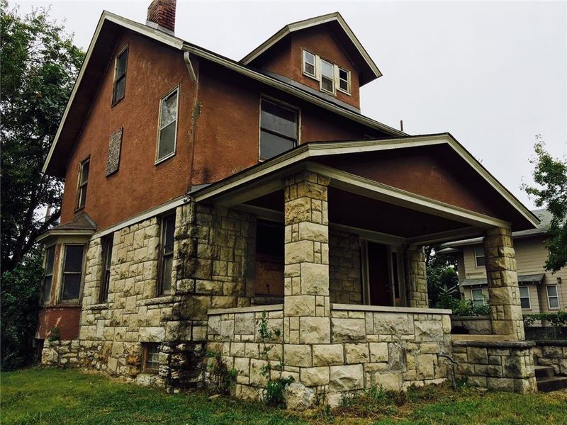 3746 Flora Ave, Kansas City, MO 64110