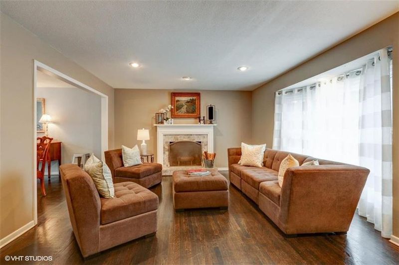 4912 Mohawk Dr, Roeland Park, KS 66205