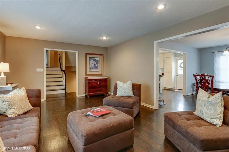 4912 Mohawk Dr, Roeland Park, KS 66205