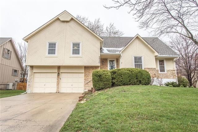 7710 W 154th St, Overland Park, KS 66223