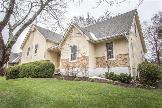 7710 W 154th St, Overland Park, KS 66223