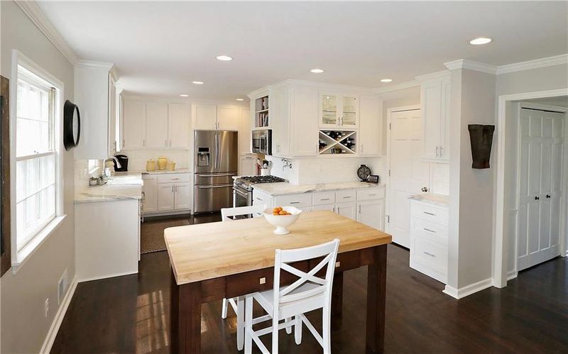 5341 W 100th Ter, Overland Park, KS 66207