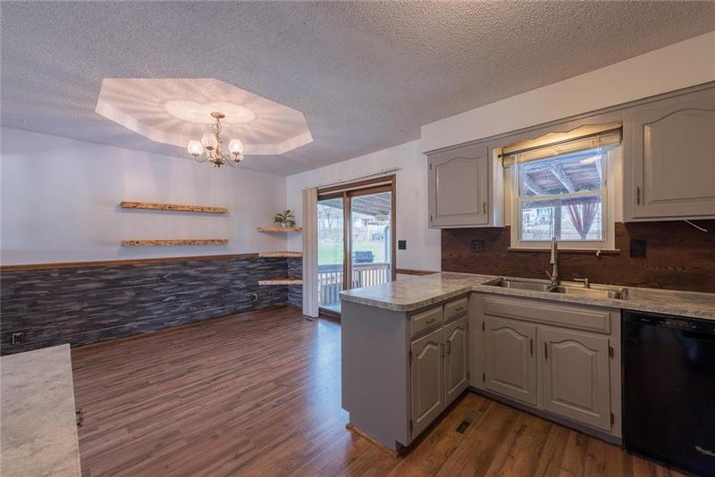 4613 N Brooklyn Ave, Kansas City, MO 64116