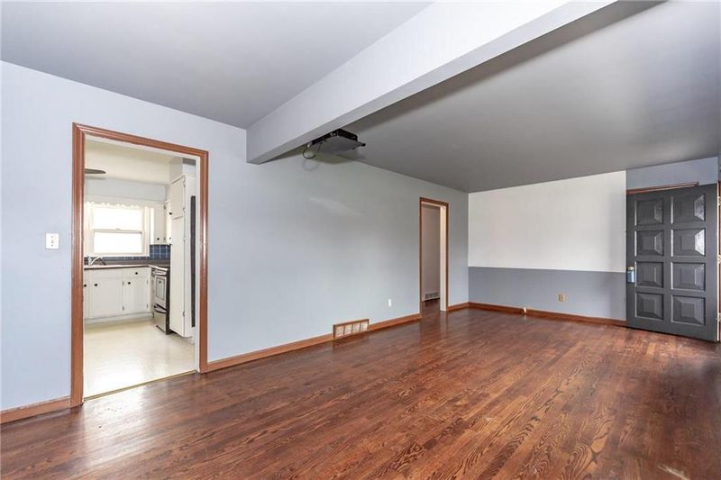 5229 Harvard Ave, Kansas City, MO 64133