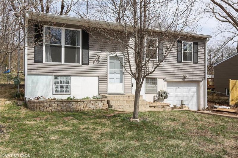 16112 E Elm St, Independence, MO 64050