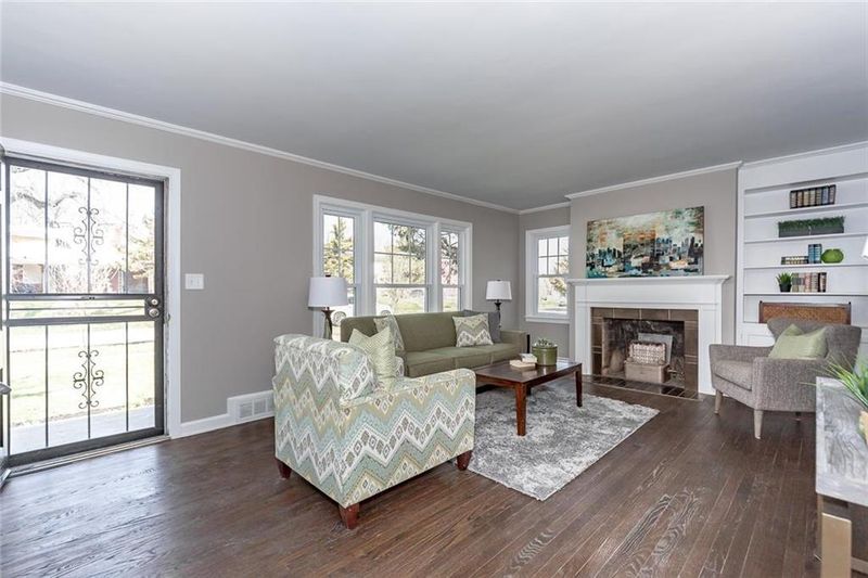 7333 Wayne Ave, Kansas City, MO 64131