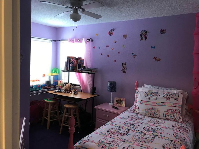 1934 E 83rd Ter, Kansas City, MO 64132