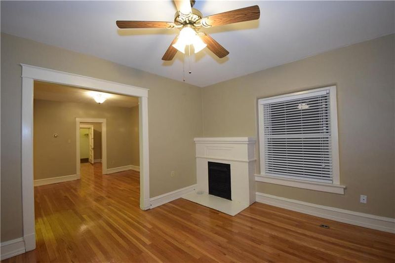 708 E 26 St, Kansas City, MO 64108