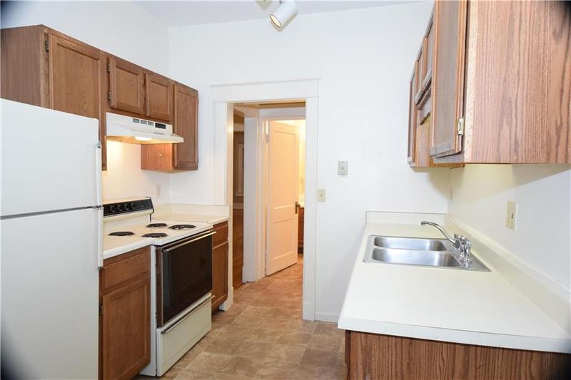 708 E 26 St, Kansas City, MO 64108