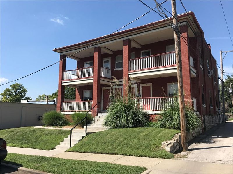 708 E 26 St, Kansas City, MO 64108
