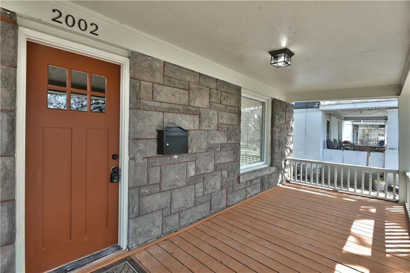 2002 E 36th St, Kansas City, MO 64109