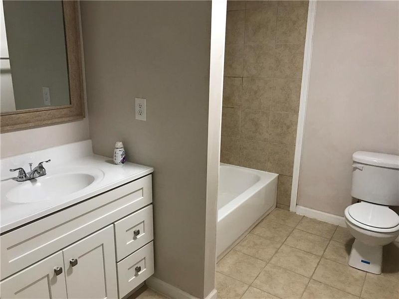 8420 E 55th St, Kansas City, MO 64129