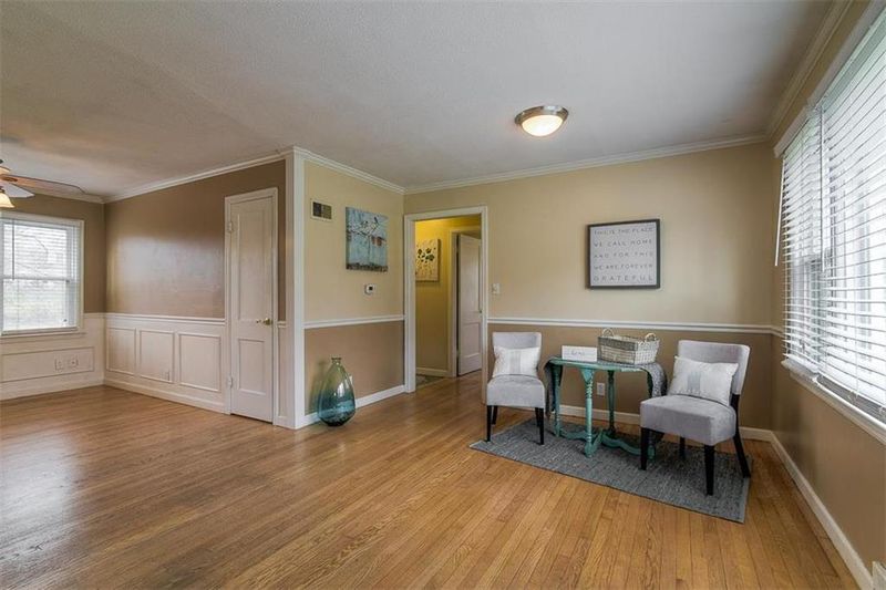 8521 W 86th Ter, Overland Park, KS 66212
