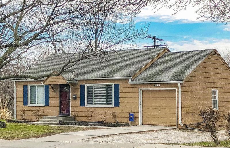 13601 W 95 St, Lenexa, KS 66215