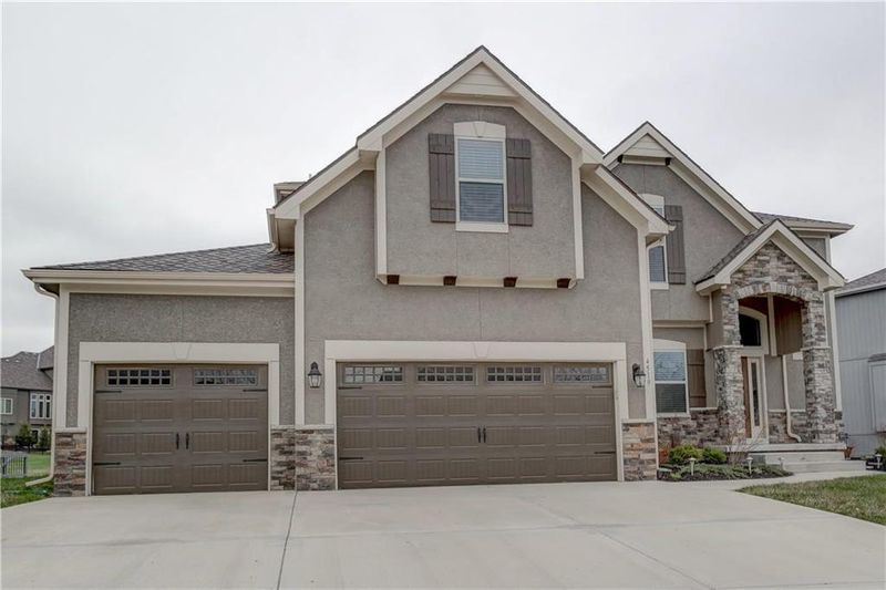 4519 N Verona Dr, Riverside, MO 64150