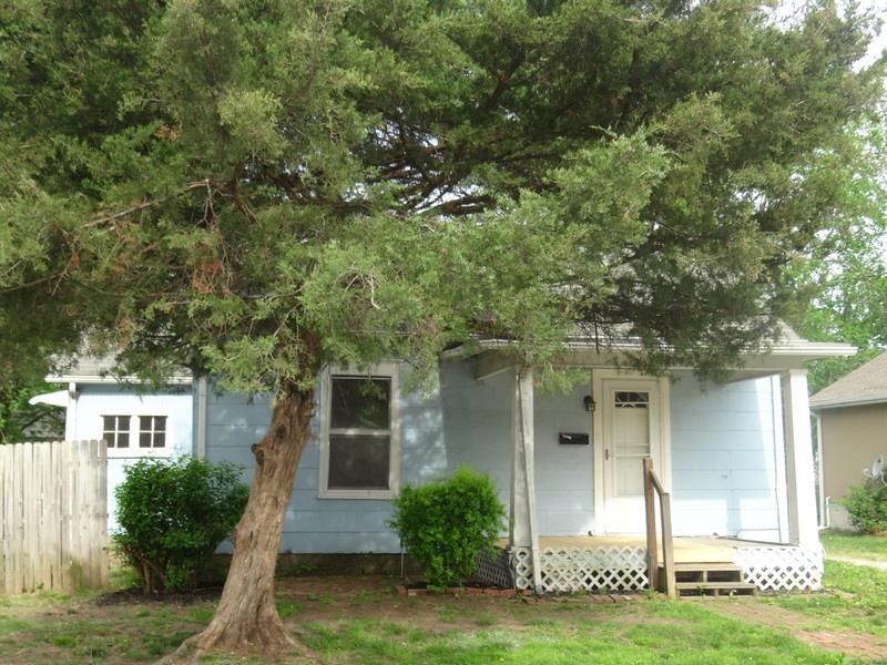 1004 S Main St, Harrisonville, MO 64701