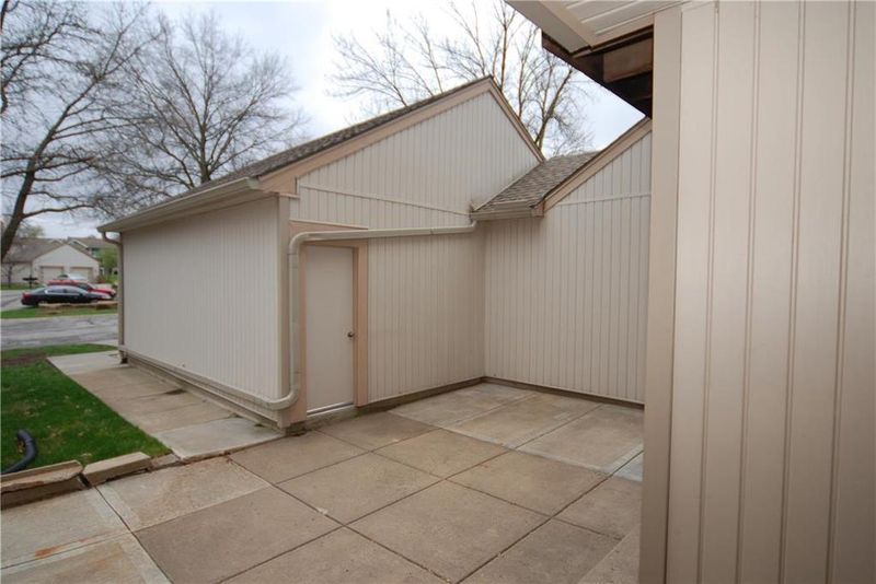 5952 N Kansas Ave, Gladstone, MO 64119