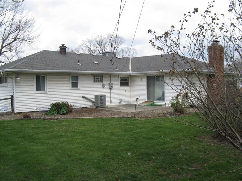 8959 E 84th St, Raytown, MO 64138