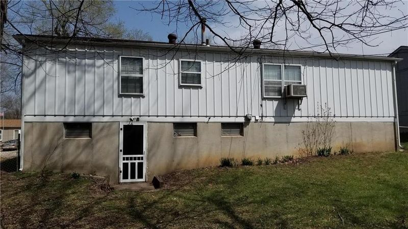 8603 E 93rd Pl, Kansas City, MO 64138