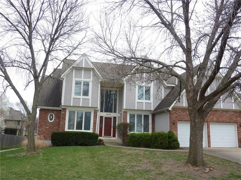 12319 Ash Ln, Overland Park, KS 66209