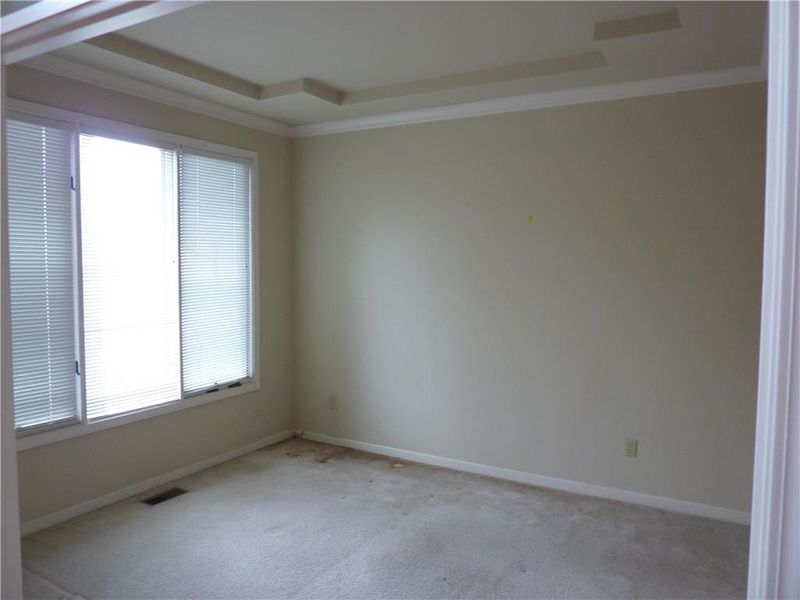 12319 Ash Ln, Overland Park, KS 66209