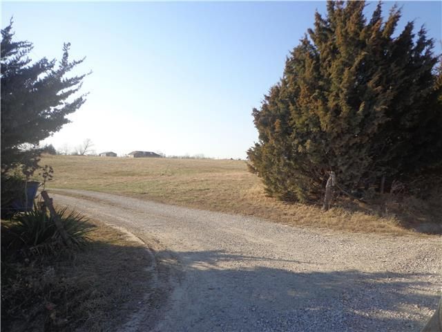 341 Somerset Rd, Paola, KS 66071