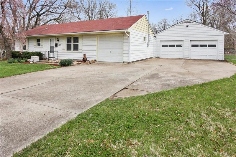 7308 E 105th St, Kansas City, MO 64134
